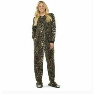 Nick and Nora Leopard Print Footie Pajama sleepwear outfit one piece women’s s